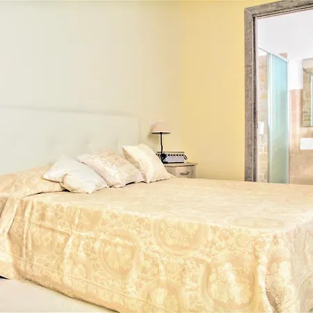 Dimora Vico Dei Nohi Bed & Breakfast