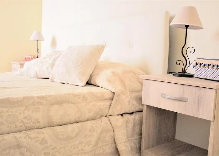 Dimora Vico Dei Nohi Bed & Breakfast 3*